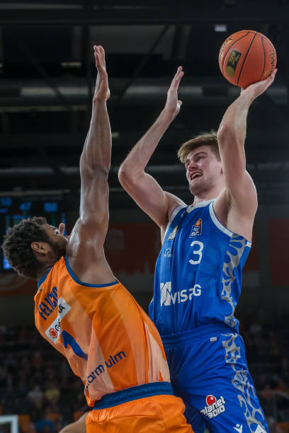 也是对教练 也是对教练