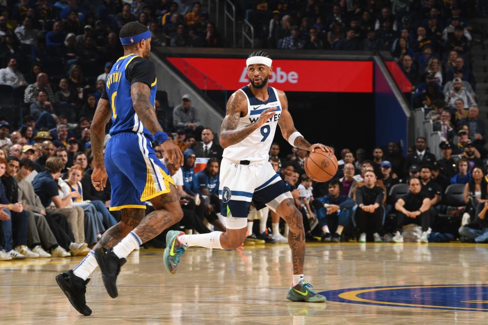 在球场上展 在球场上展