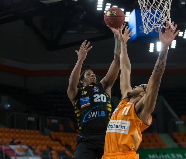 由国际级本 由国际级本