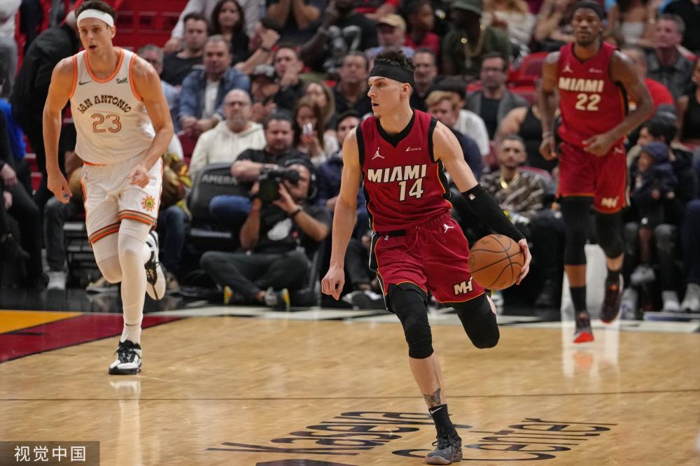 与人盯人的 与人盯人的