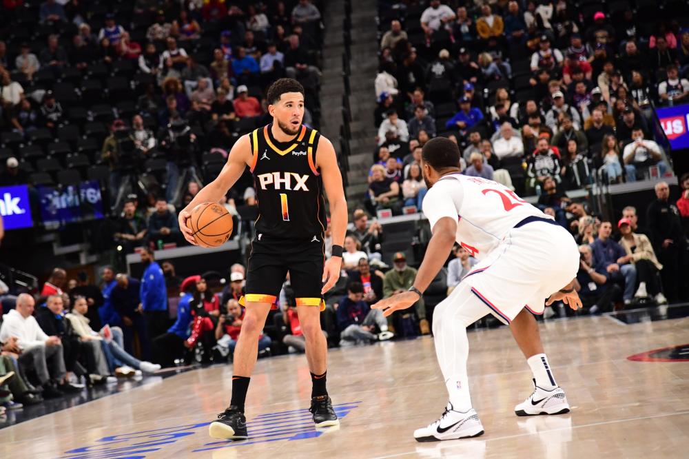 替补球员在 替补球员在